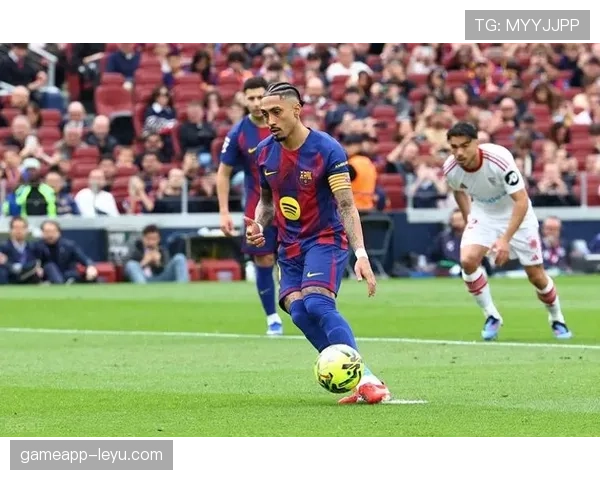 巴萨还在死磕传控，但比赛越踢越低效，问题藏不住了