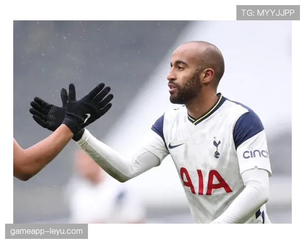 帕利尼亚防守强度对曼城中场体系的考验 帕利尼亚防守强度对曼城中场体系的考验