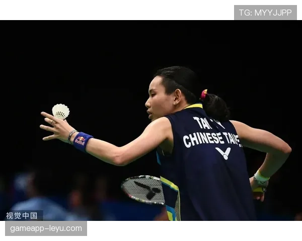 戴资颖在家穿拖鞋都要配限定款？