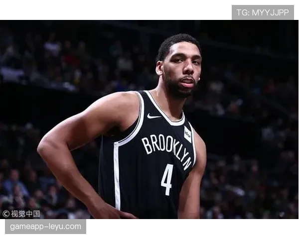 莫·威廉姆斯无球跑动频繁提升三分效率明显优于生涯平均